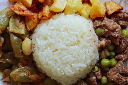 Beef stew with rice and vegetables