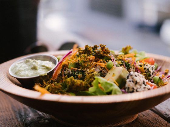 Grain bowl with greens and seeds
